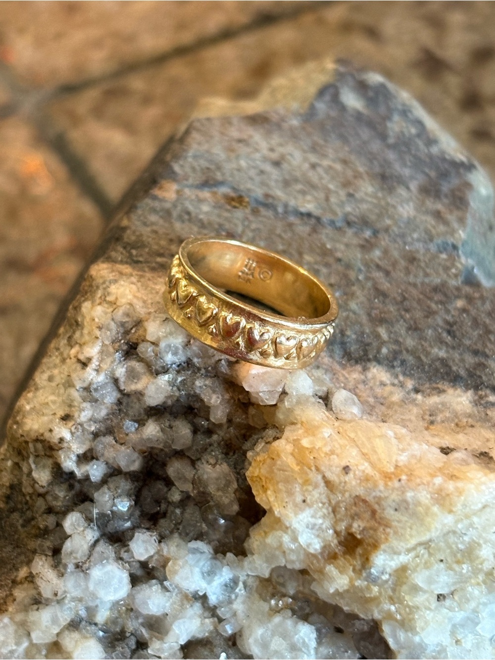 Rare retired James Avery 14k Gold Heart Band eternity ring 3.5